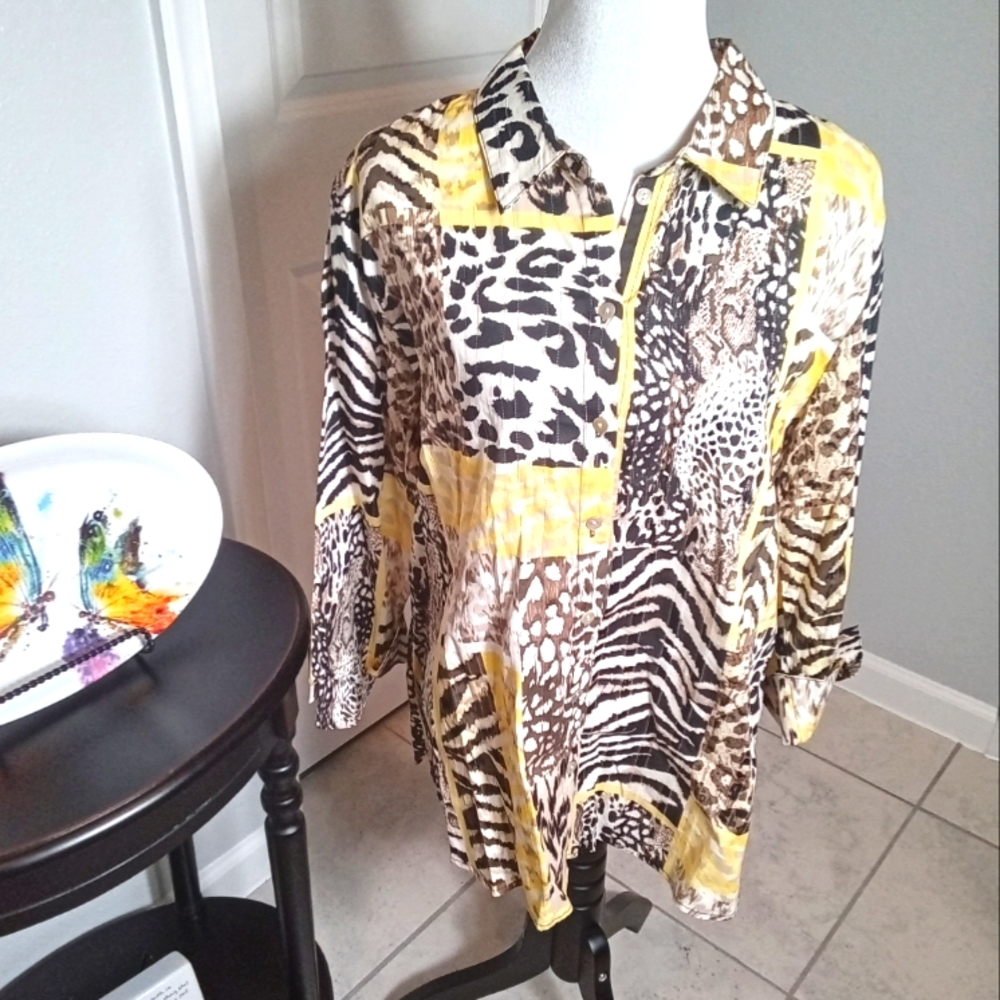 💛New Animal Print Blouse💛